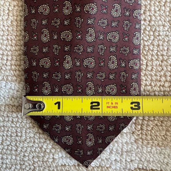 Christian Dior Paisley Silk Tie Burgundy Gold Classic Designer Necktie Office - Picture 6 of 6